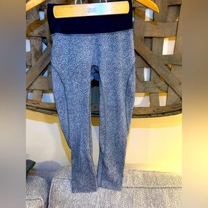 Lululemon Run The Day Crop in Fractal Dark Starlight Black / Black